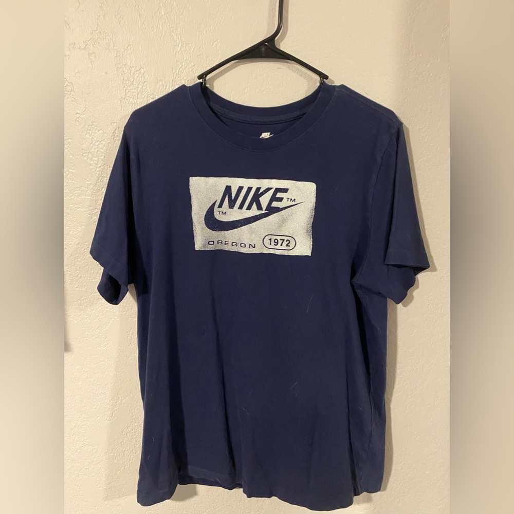 Navy Blue Nike Graphic T Shirt Men’s Medium